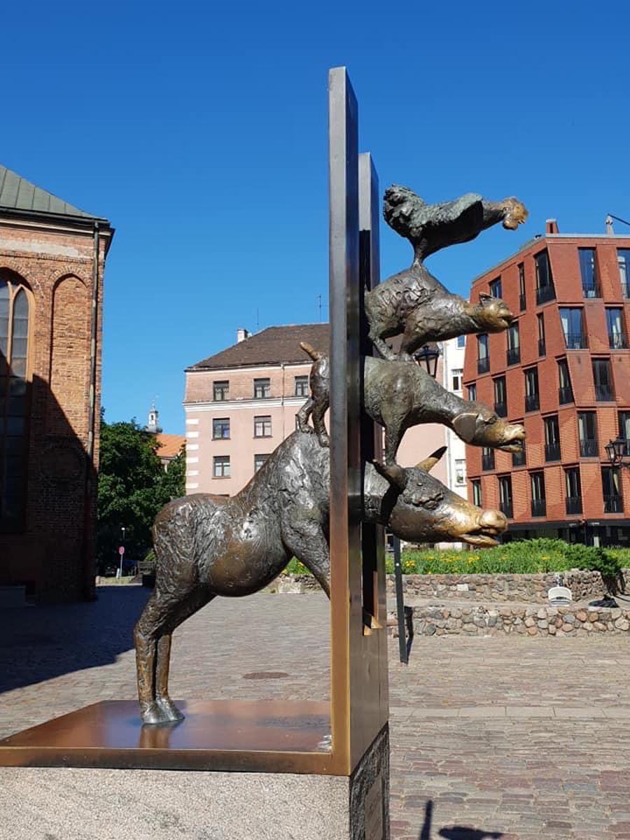 latvian (1)