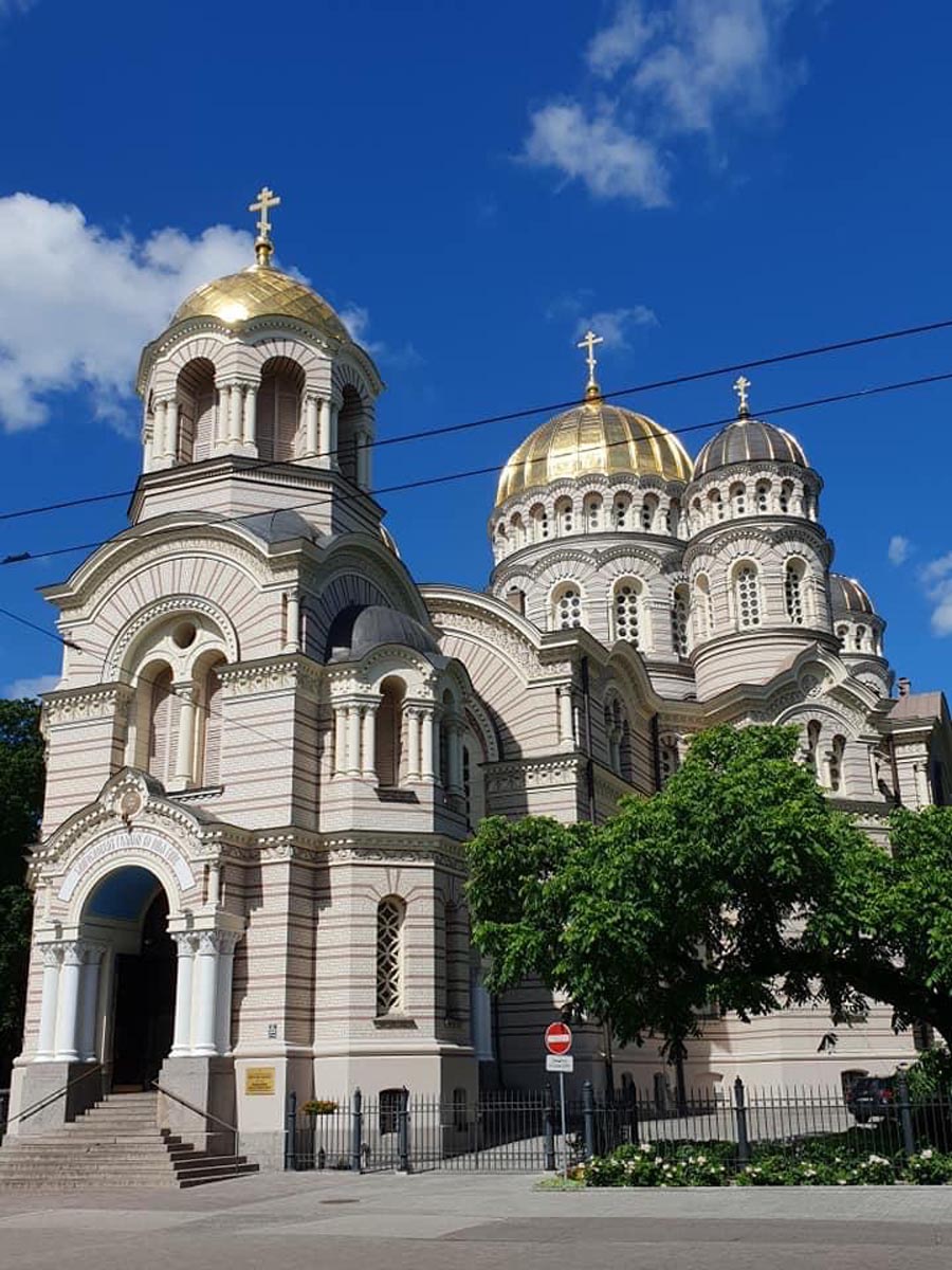 latvian (12)