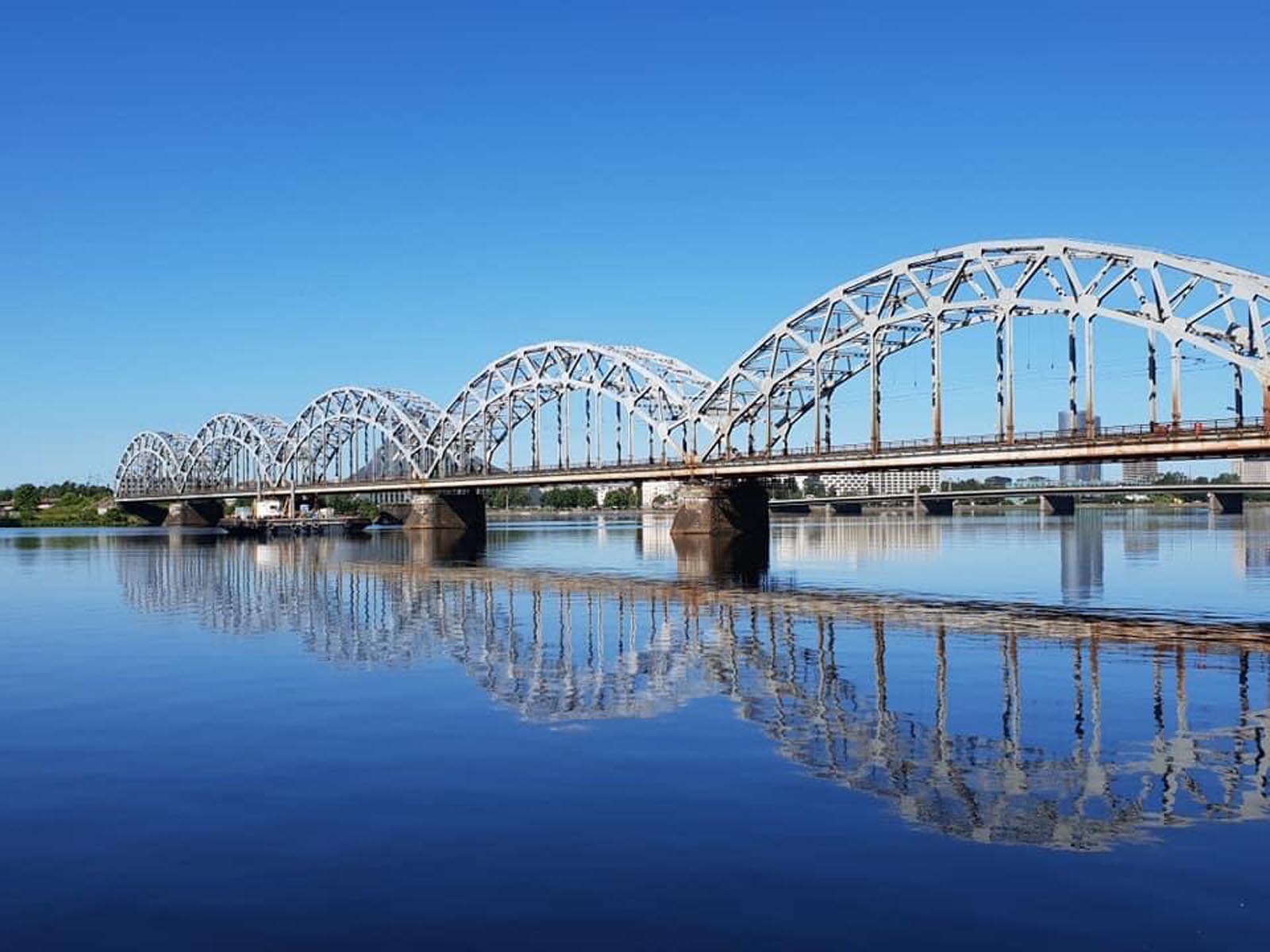 latvian (3)