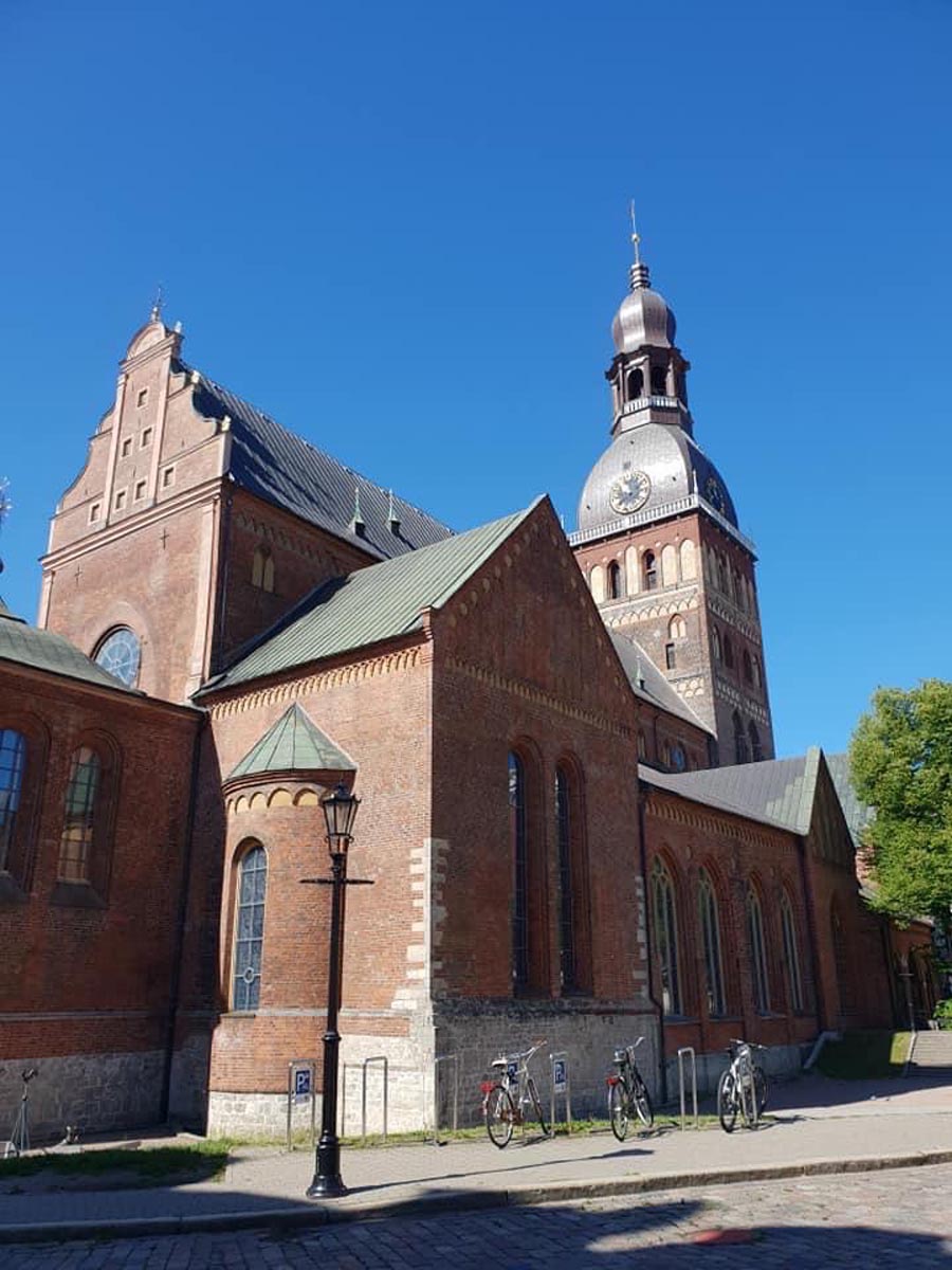latvian (6)