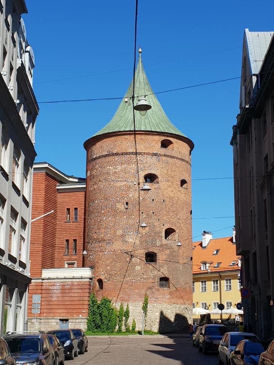 latvian (7)