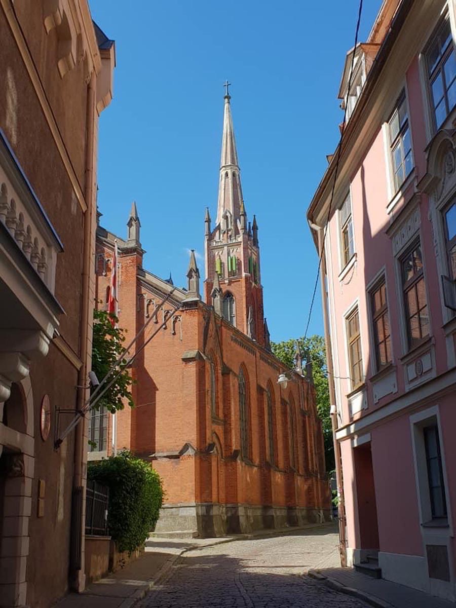 latvian (9)